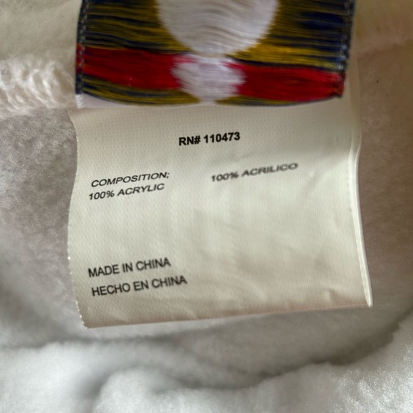 OFFICIAL REAL MADRID BEANIE , 100% ACRYLC - Picture 5 of 5